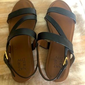 NATURALIZER BLACK FLAT SANDAL